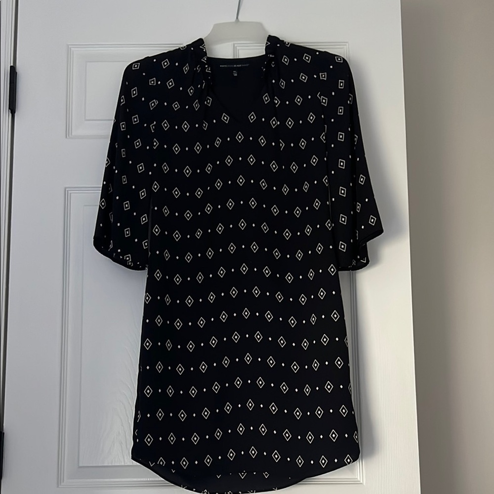 White House Black Market Black and White 3/4 Sleeve Mandarin Collar Tunic